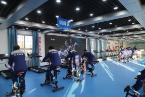 赛地聚焦：荷甲今晚热度飙升，塞维利亚状态回暖，话题不断，医务组通报恢复的简单介绍-开云