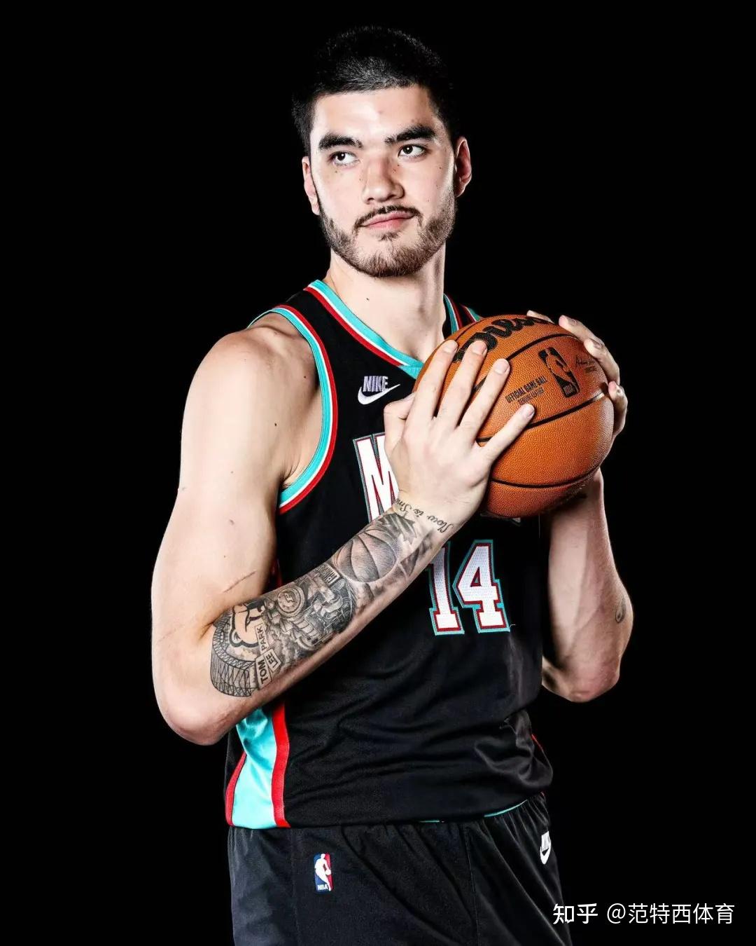 冲刺阶段孟菲斯灰熊备战NBA常规赛，战术微调细节曝光，赛场秩序良好，心理建设被强调的简单介绍