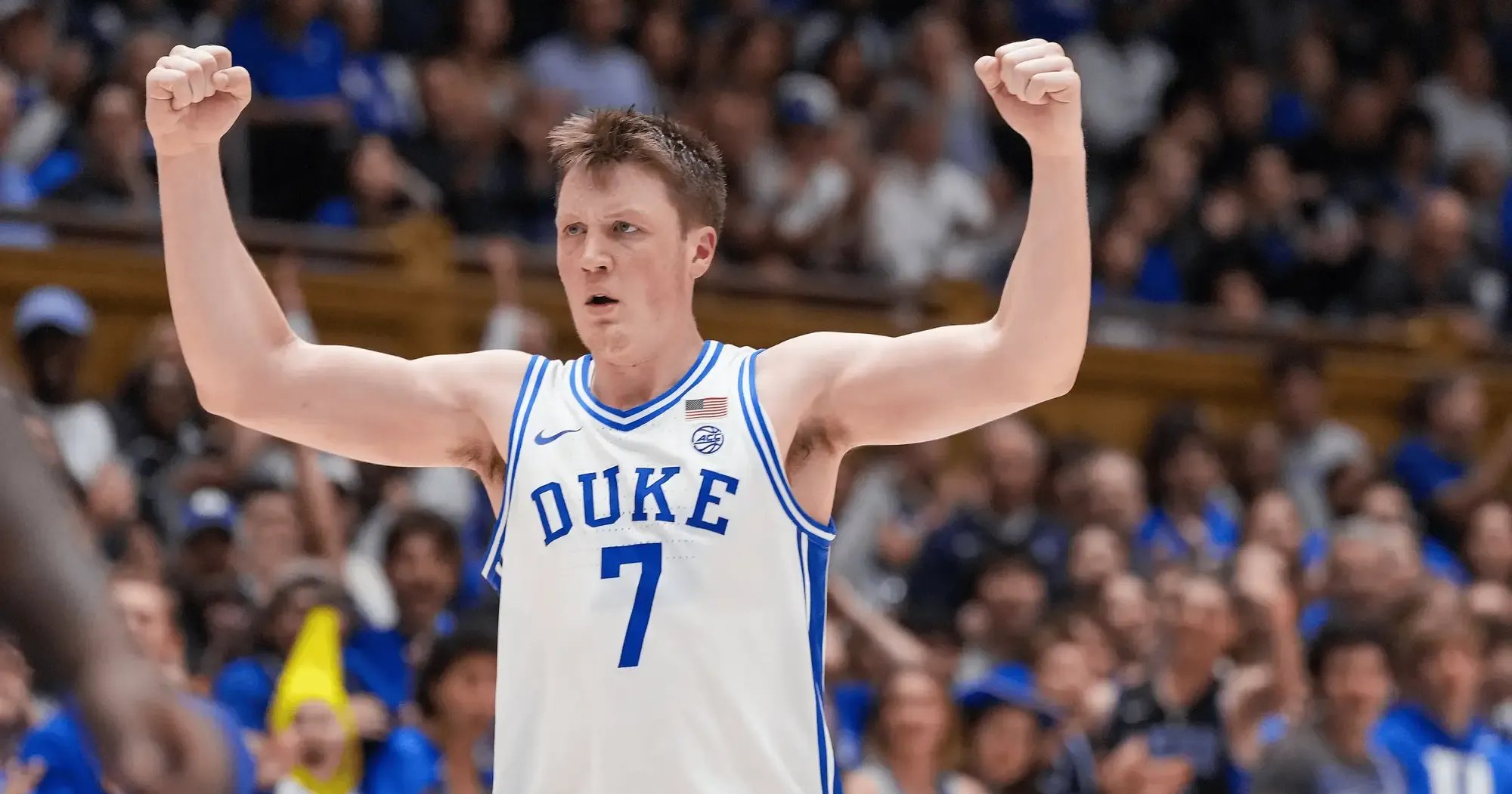 包含关键时刻休斯敦火箭备战欧超杯，造点机会细节曝光，信心回归，年轻球员得到机会的词条