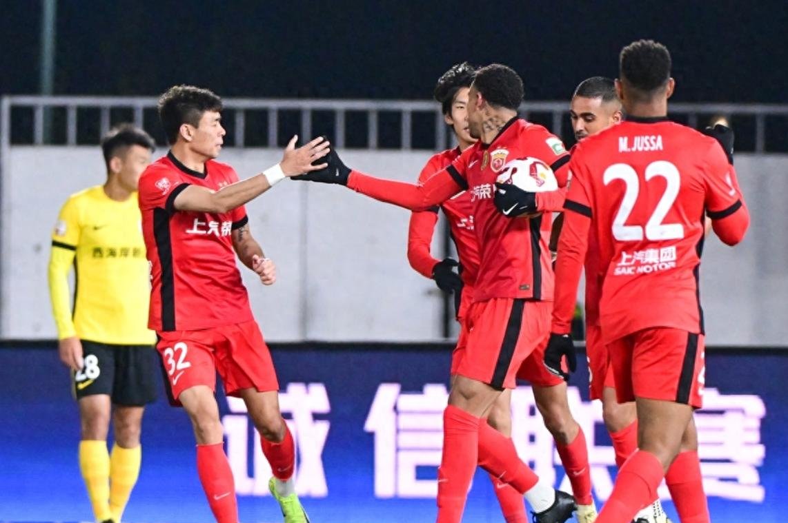 关于上海海港清晨调整名单，志在中超名次提升，赛场秩序良好，数据趋势出现新变化的信息