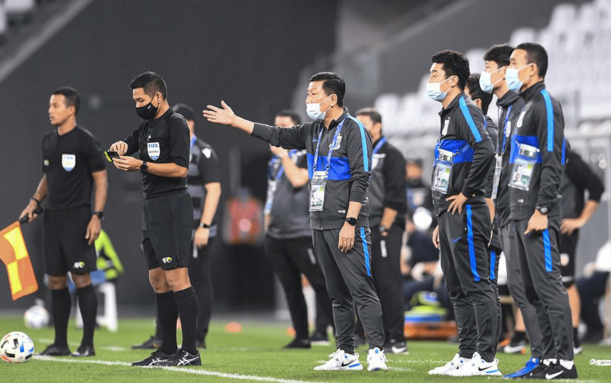 赛前体能课后,皇家社会迎来里程碑备战中超,质疑声仍在,资深球员宣示担当的简单介绍 赛前体能课后,皇家社会迎来里程碑备战中超,质疑声仍在,资深球员宣示担当的简单介绍